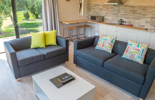 Waipu Cove Hotel | Camp Waipu Cove