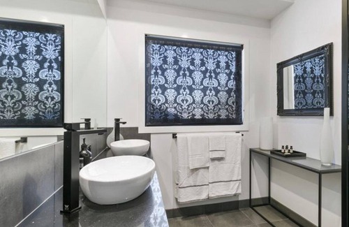 Meeniyan Apartment | Campania Non Spa Suite