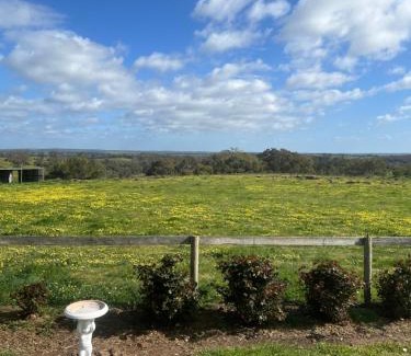 Mia Mia Villa | Campaspe Valley View Farm Stay