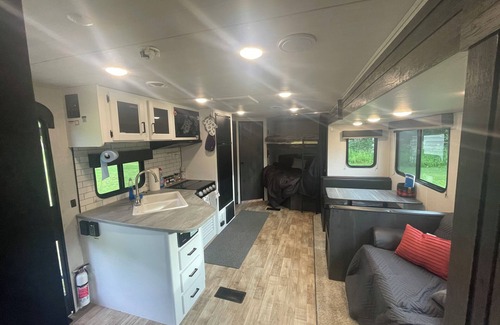 Butte House | Camper trailer in quiet neighborhood near many Multi-use trails.