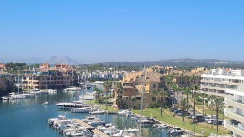 Sotogrande Apartment | Canal View Apt Puerto Sotogrande