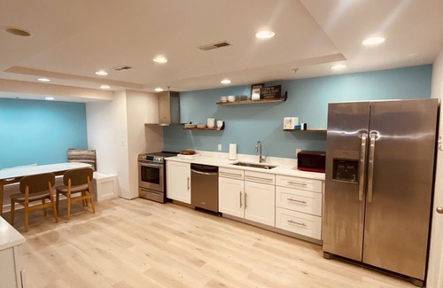 Country Club Estates Hotel | Canalside Inn