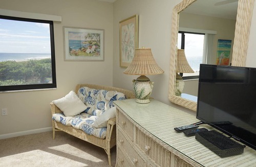 Florida Central Atlantic Coast Apartment | Canaveral Towers Oceanfront 402