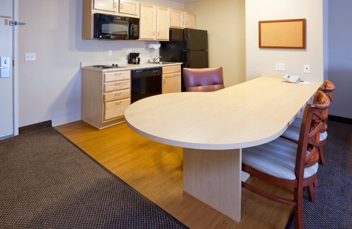 Brown Deer Hotel | Candlewood Suites Milwaukee Brown Deer by IHG