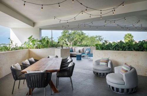 La Isla Hotel | Canopy By Hilton Cancun La Isla