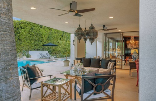 Palm Springs House | Canyon House Palm Springs - Hollywood Glamour Meets Desert Cool!