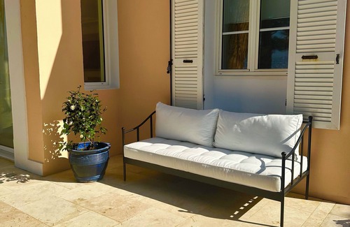 Juan-les-Pins Villa | Cap Antibes Super Villa with direct sea access