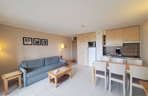 Frejus Port Apartment | CAP HERMES Magnificent air-conditioned accommodation sleeps 6 Sea view direct access to the beach with parking in the basement