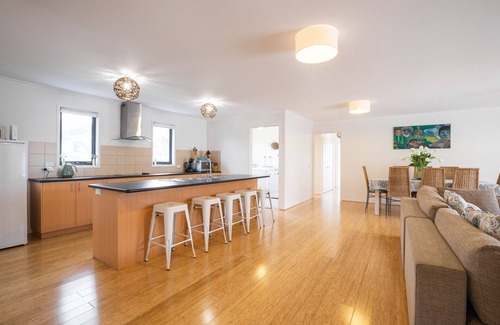 Cape Woolamai House | Cape Woolamai Family Beach House (Sleeps 16)