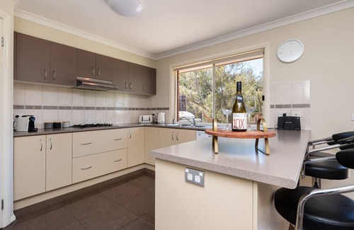 Capel Sound House | Capel Grand Villa - Pet-Friendly Beach Escape