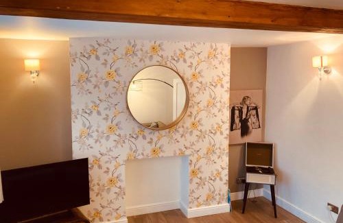 Branston House | Capella Cottage 2 Bedroom Sleeps 4