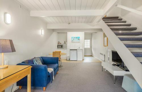 Newlands Hotel | Capital Lodge Motor Inn