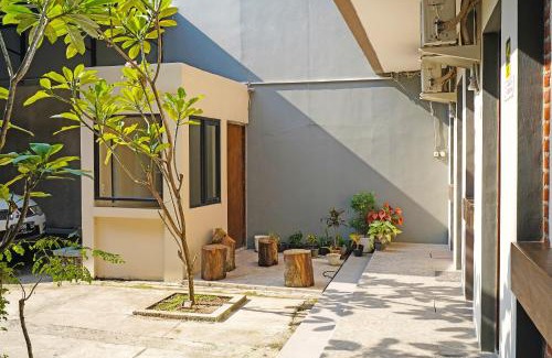 Cianjur Hotel | Capital O 1898 Louise Place