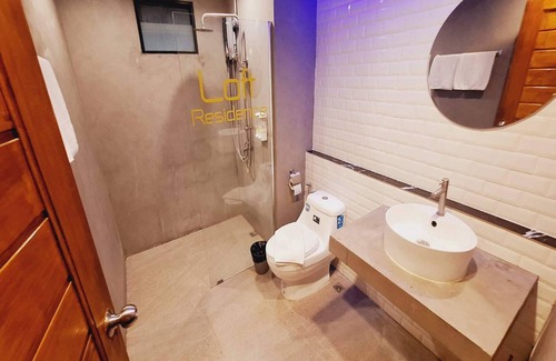 Suphan Buri Hotel | Capital O 75512 Loft Residence