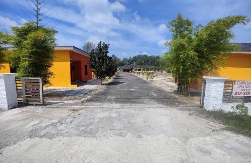 Penyabong Hotel | Capital O 90949 Pelangi Beach Resort Mersing