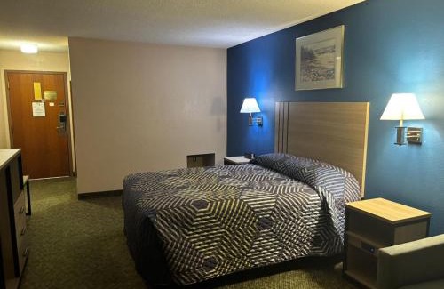 Marysville Hotel | Capital O Marysville Surf Motel Kansas