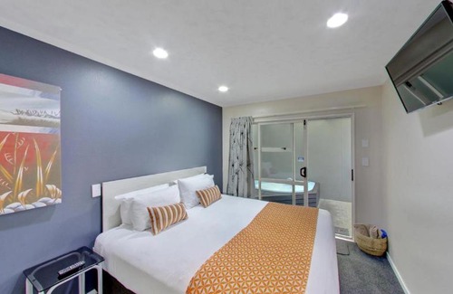 Fenton Street Hotel | Capri on Fenton