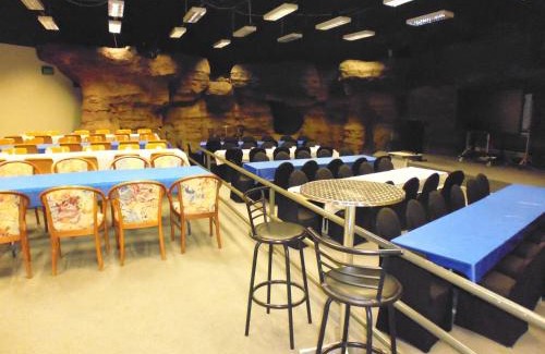 Parkhurst Hotel | Capricorn Motel & Conference Centre