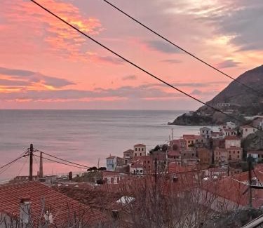 Plomari House | Captain's House Plomari