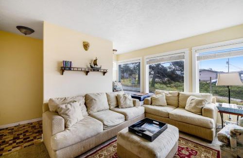 Depoe Bay House | Captain's Quarters