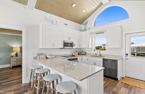 Ocean Isle Beach House | Captains Quarters~Oceanfront, Gameroom, EV Charger