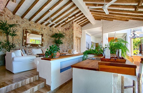 Conchas Chinas Villa | Captivating Escape: Luxury Villa 9BD Overlooking Banderas Bay