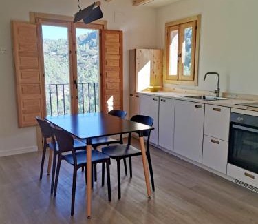 Castillo de Villamalefa House | Cara Norte , Casa Rural-Castillo de Villamalefa