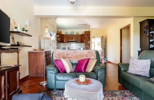 Camparca House | Carcavelos Villa with Pool