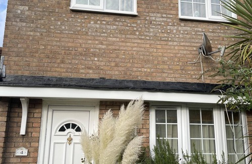 Splott House | Cardiff 3bed House-freeparking-15minwalktostadium