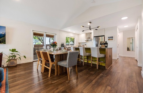 Carlton House | Carlton Crush Pad ~ Where Your Wine Country Getaway Comes to Life