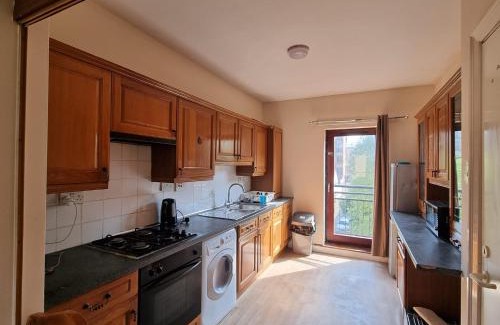 Kelvinbridge Apartment | Carnarvon Street City Centre Apartment