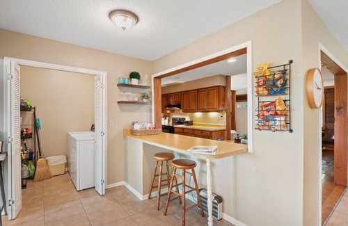 Cullman House | Carol's Cottage: 3 BR, 2 BA House in Cullman, Sleeps 12