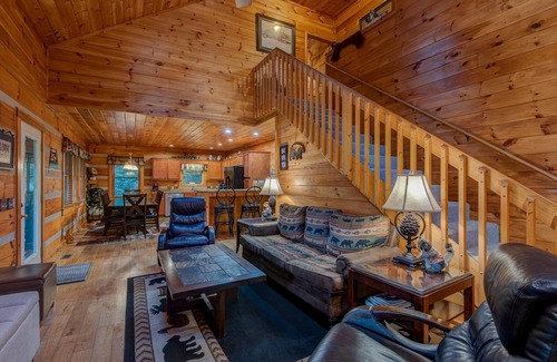 Boone Cabin | Carolina Charm - Hot Tub - Pool Table - Fire Pit