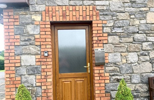 County Cavan Apartment | Carraig House, Cozy Countryside Apartment