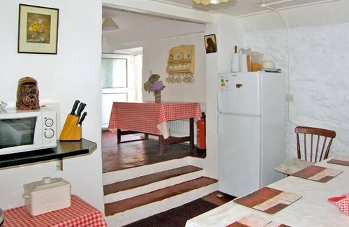 Kilbrien Cottage | CARTHY'S COTTAGE, pet friendly in Dungarvan, County Waterford