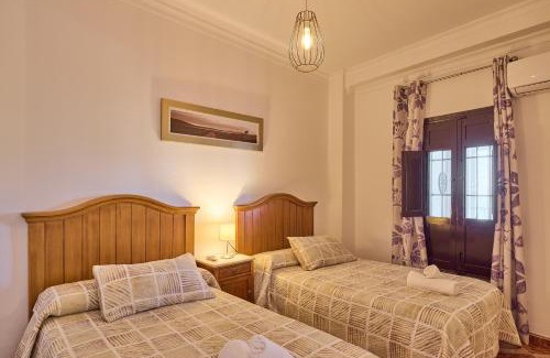 Cuevas Bajas House | Casa Ángeles