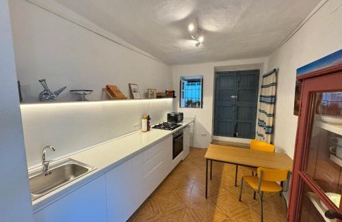 Polopos Apartment | Casa 3 Apartment and Artist Residence