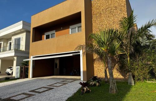 Laguna House | Casa 450m2 Laguna Internacional