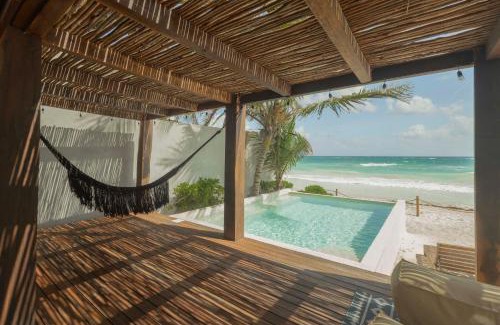 Zona Hotelera Villa | Casa Aakbal - Luxury Beach Front Villa