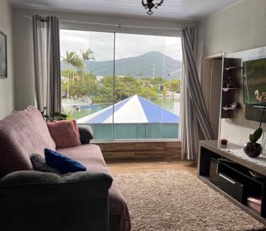 Barra da Lagoa House | Casa Aconchegante no Canal da Lagoa