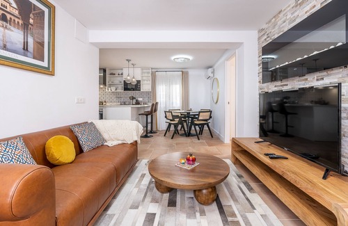 San Pedro Apartment | Casa al Andalus: Chic, Serene & Posh City Center Pad with WiFi and air conditioning!