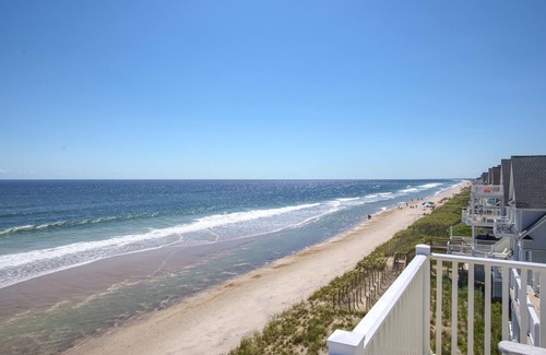 North Topsail Beach House | Casa Al Mare - Oceanfront - Hot tub - Community Pool