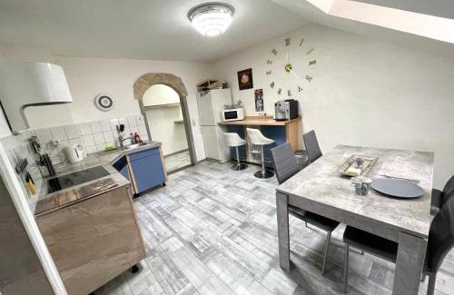 Saalfeld-Saale Apartment | Casa Antic Große Moderne 45qm wohnung im Zentrum Am Bahnhof Kostenloses WLAN