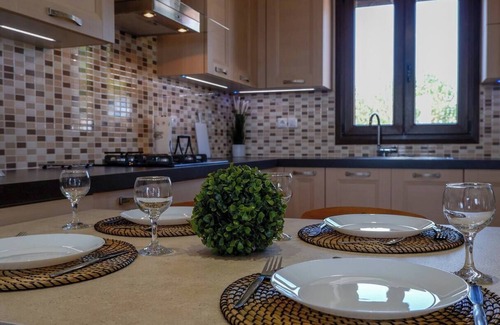 Afandou Villa | Casa Avgerinou: Hilltop Retreat with Breathtaking Sea Views & Proximity