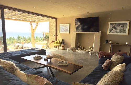 Veintiseis de Octubre House | Casa AYA A magical house on the north shore of Peru.