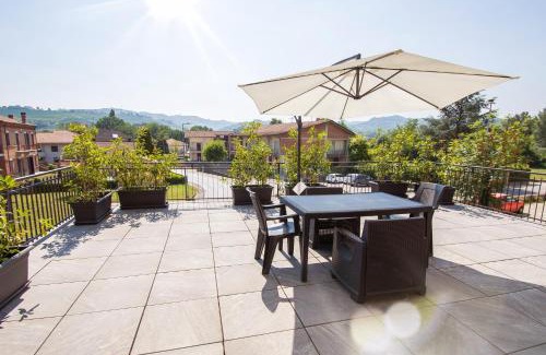 Borgonovo Apartment | Casa Baratta - Il Gelso, Neive, terrazza sulle Langhe