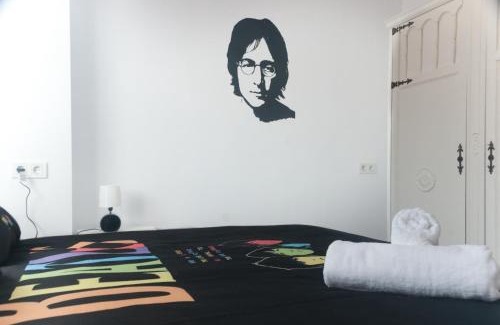 Pinos del Valle House | CASA BEATLES DEL VALLE