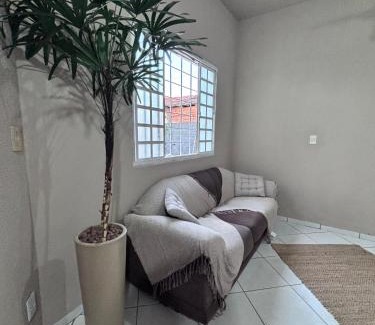 Parque Sagrada Familia House | Casa BemTeVi próximo ao Shopping