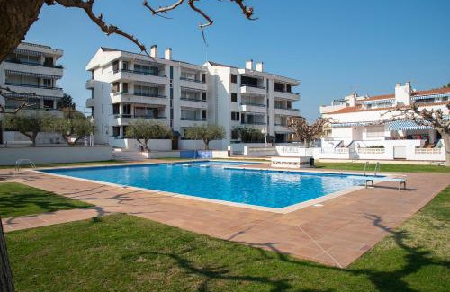 Torredembarra Apartment | Casa Blanca Beach Apartment