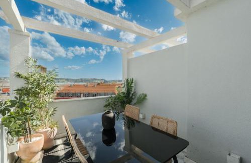 Alges Apartment | Casa Boma Lisboa - Sea View Apartment With Private Sunny Terrace - Alges I